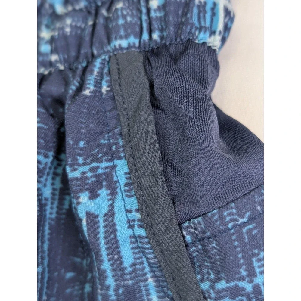 Rabbit Women’s Running Shorts  Size Medium Blue Mid Rise